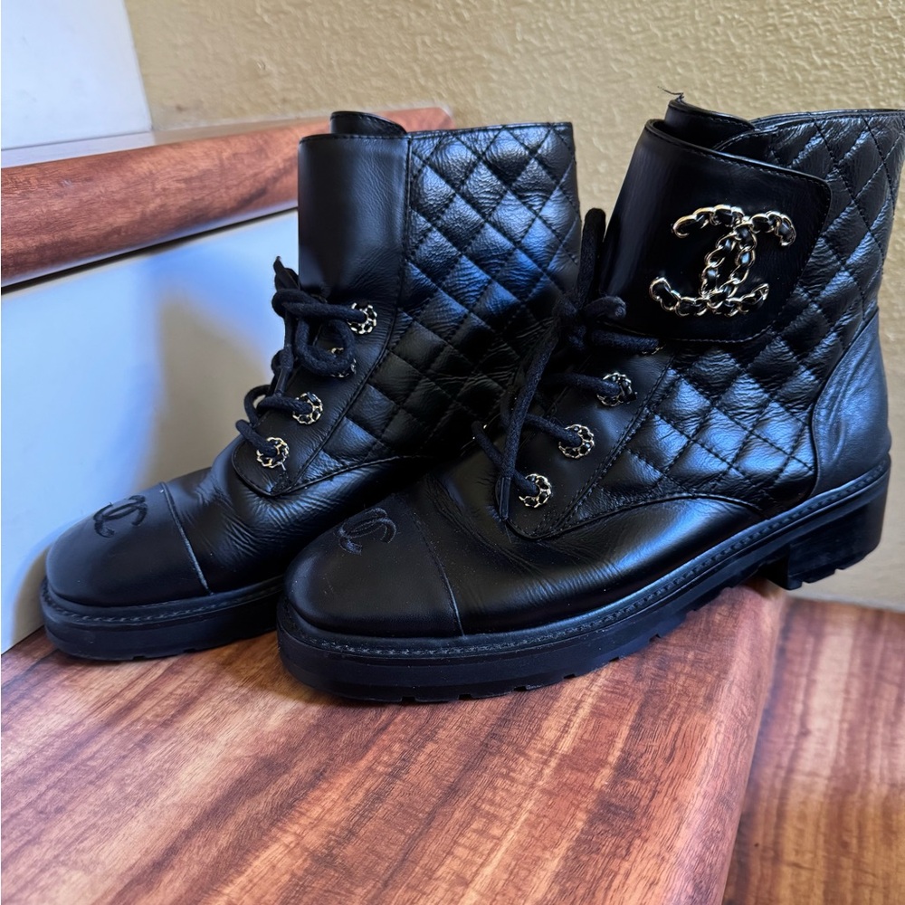 CHANEL Sleek Black Moto Boots - Picture 5 of 9